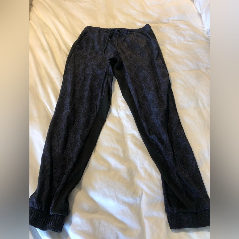 Athleta Brooklyn Python Jogger - Picture 5 of 12
